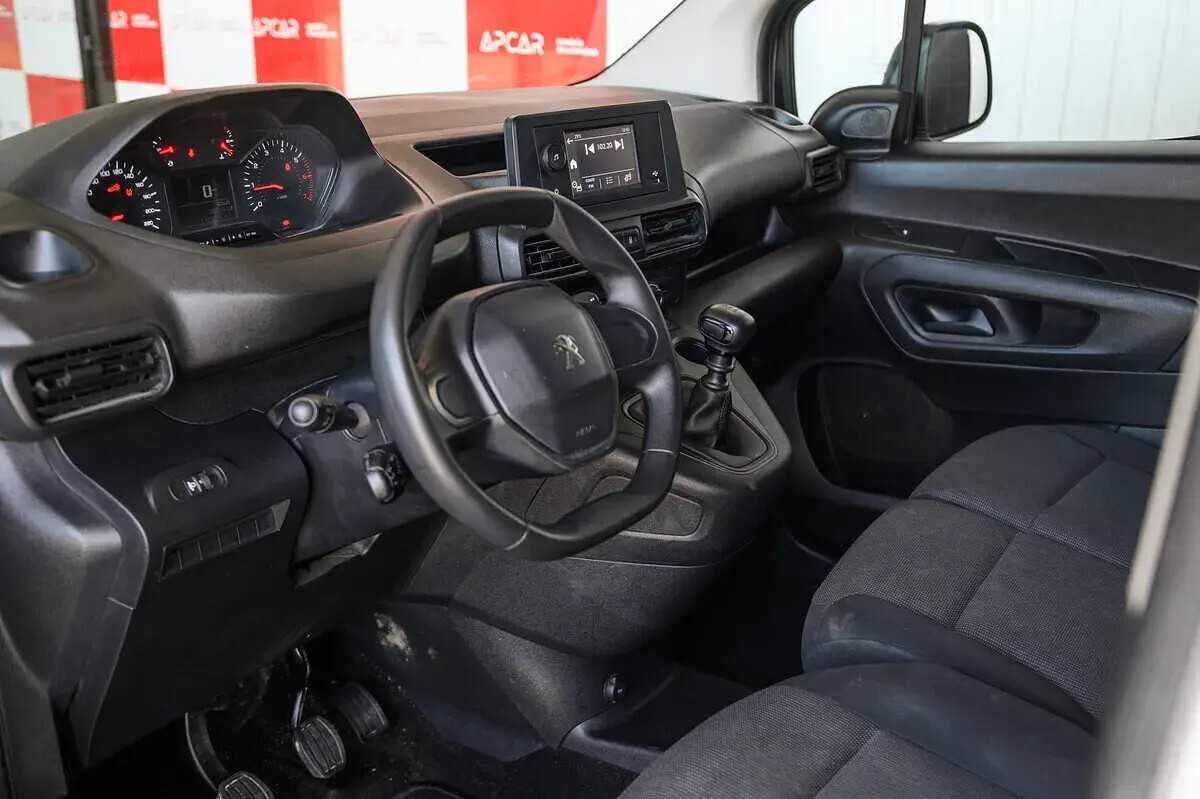 peugeot-partner-2023-diesel-1499cc