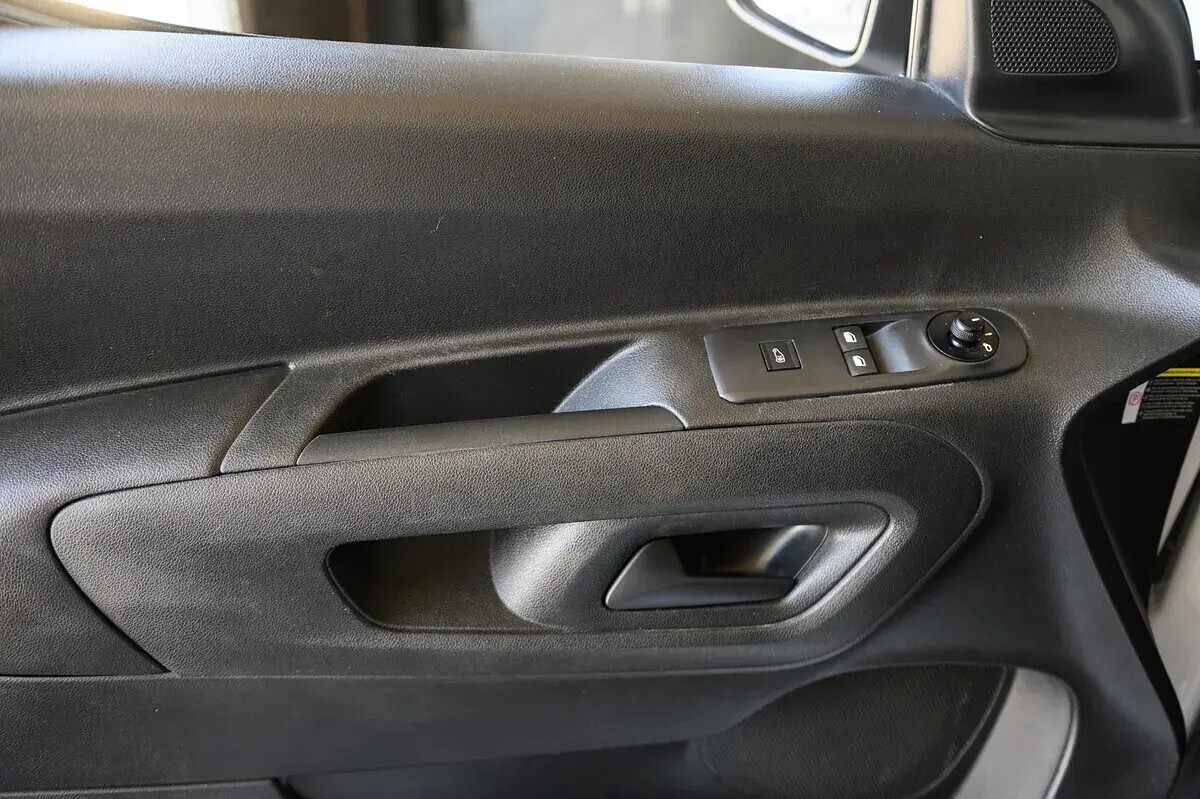 peugeot-partner-2023-diesel-1499cc
