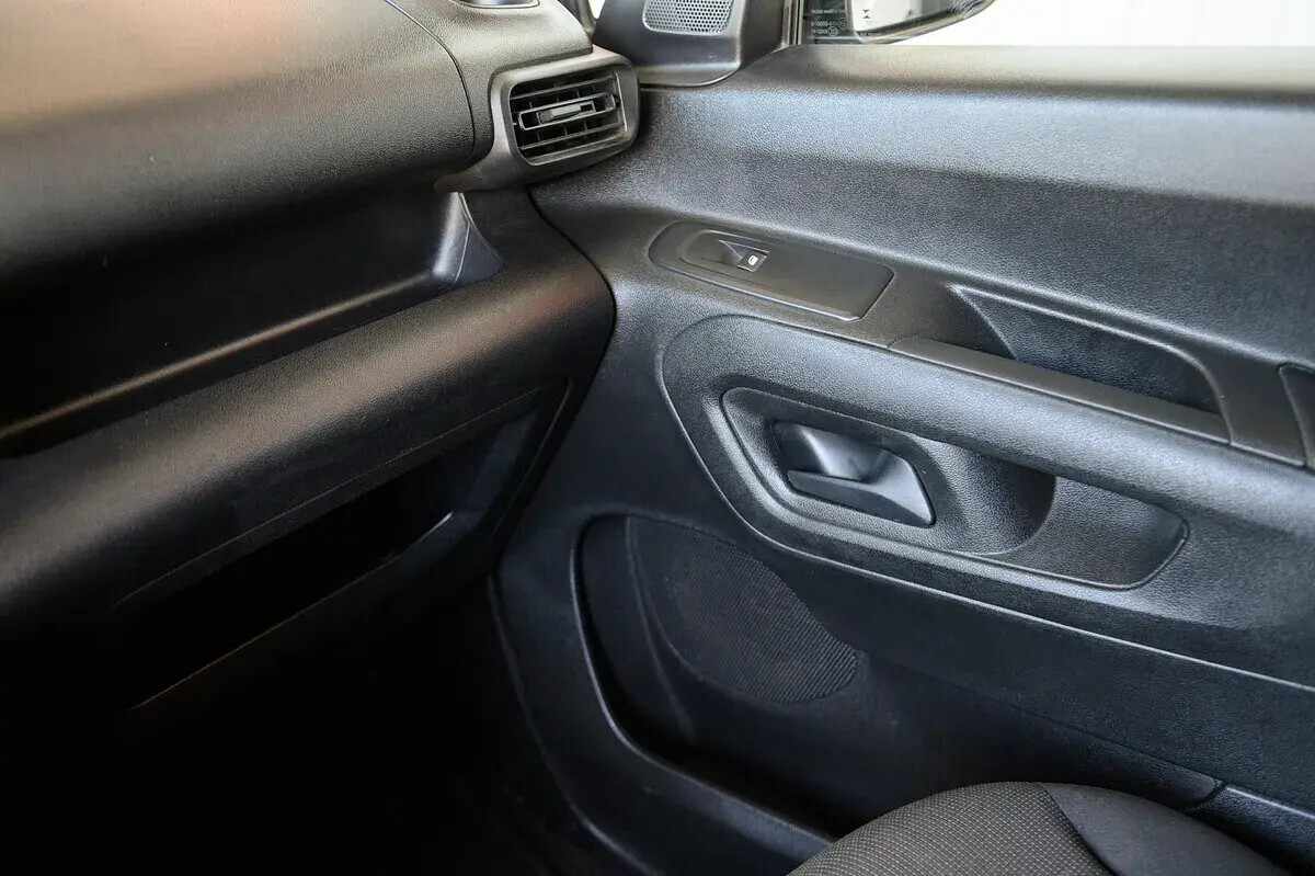 peugeot-partner-2023-diesel-1499cc