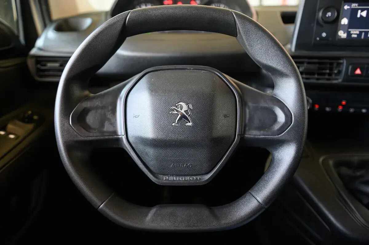 peugeot-partner-2023-diesel-1499cc