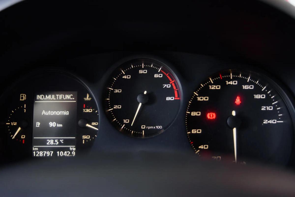 seat-leon-2011-gasolina-1197cc