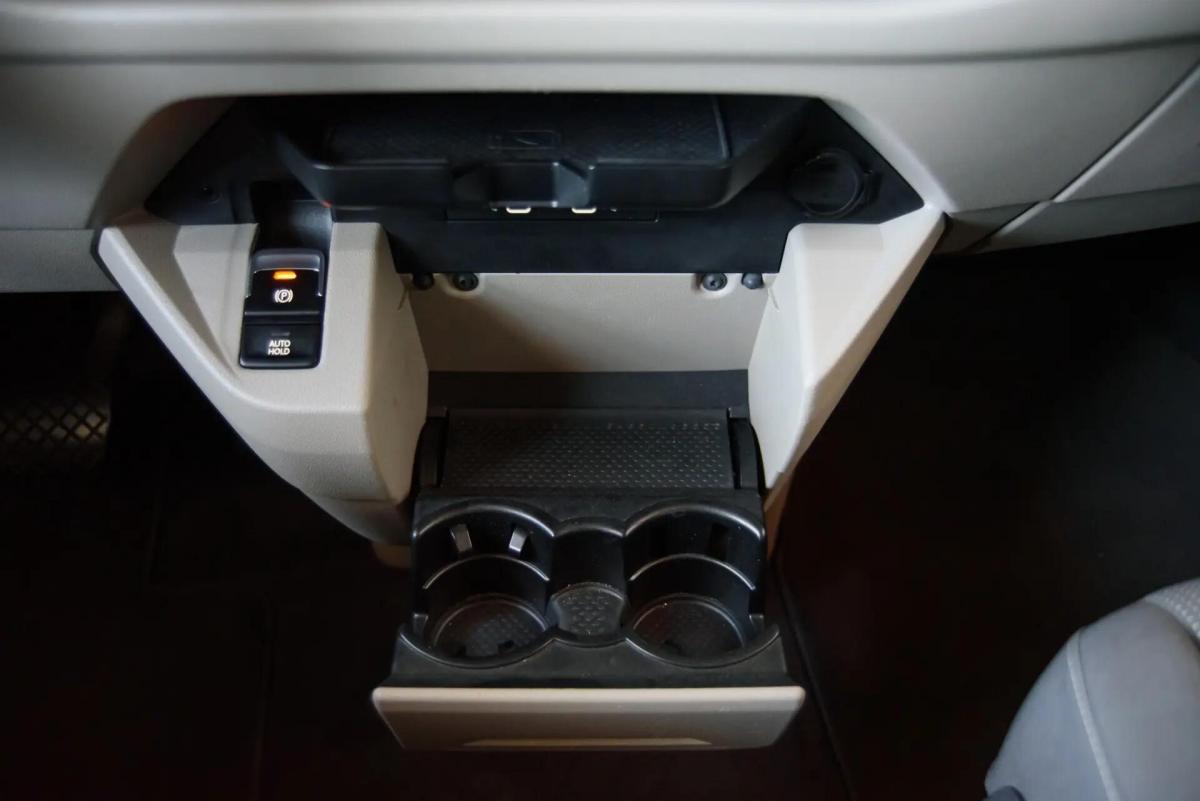 volkswagen-transporter-2023-hibrido-a-gasolina-1395cc