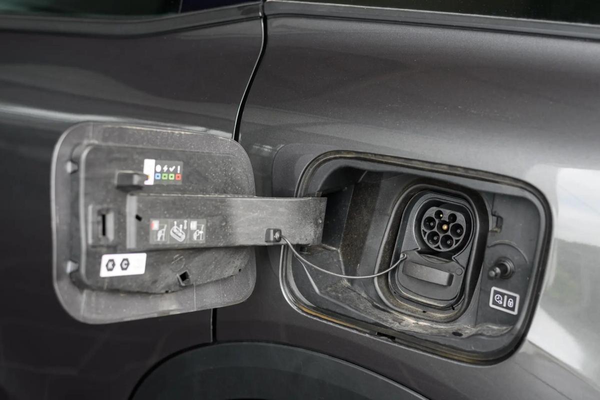 citroen-e-c4-2024-eletrico-0cc