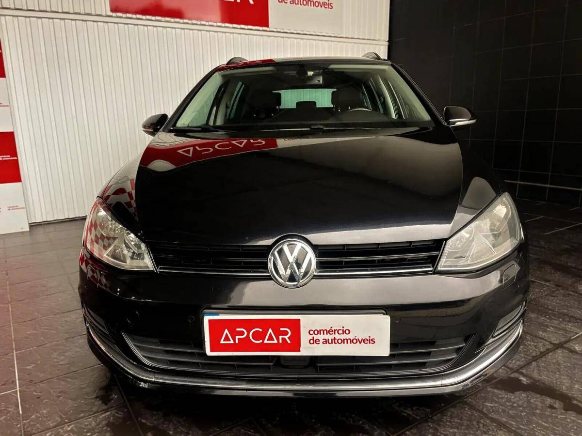 volkswagen-golf-variant-2015-diesel-1598cc