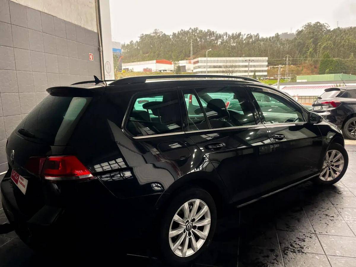 volkswagen-golf-variant-2015-diesel-1598cc
