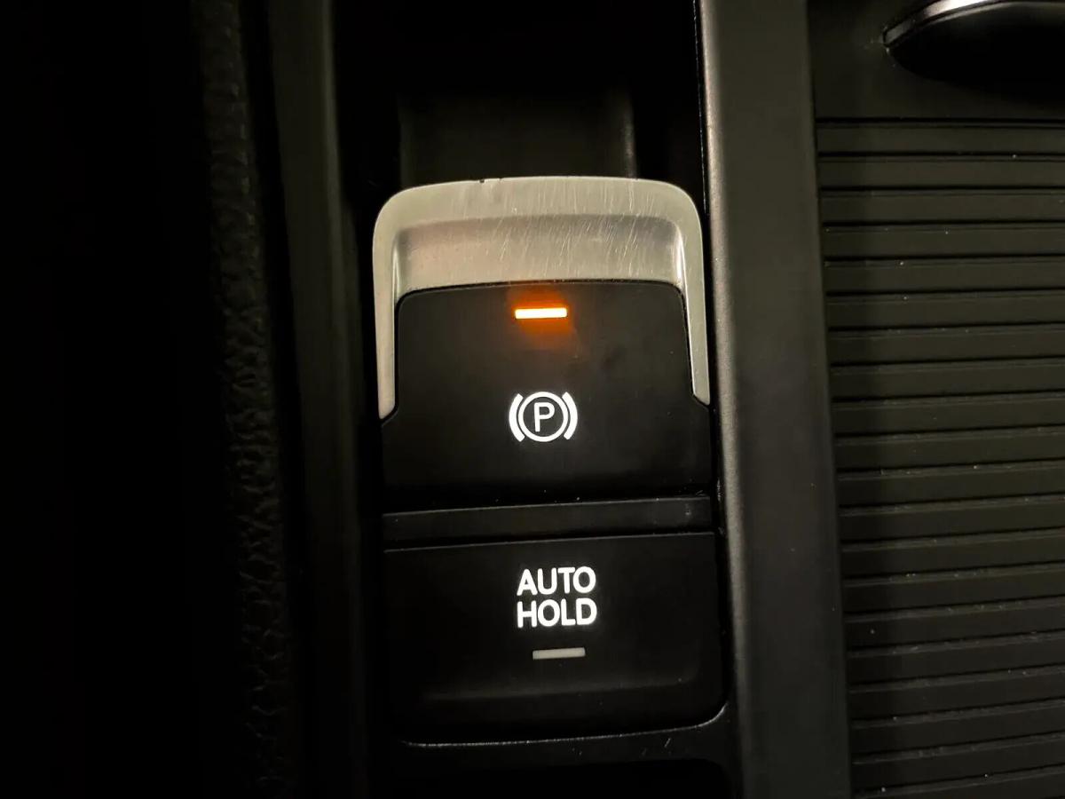 volkswagen-golf-variant-2015-diesel-1598cc