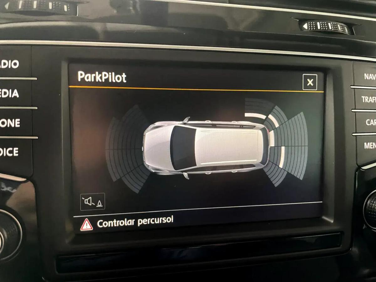 volkswagen-golf-variant-2015-diesel-1598cc