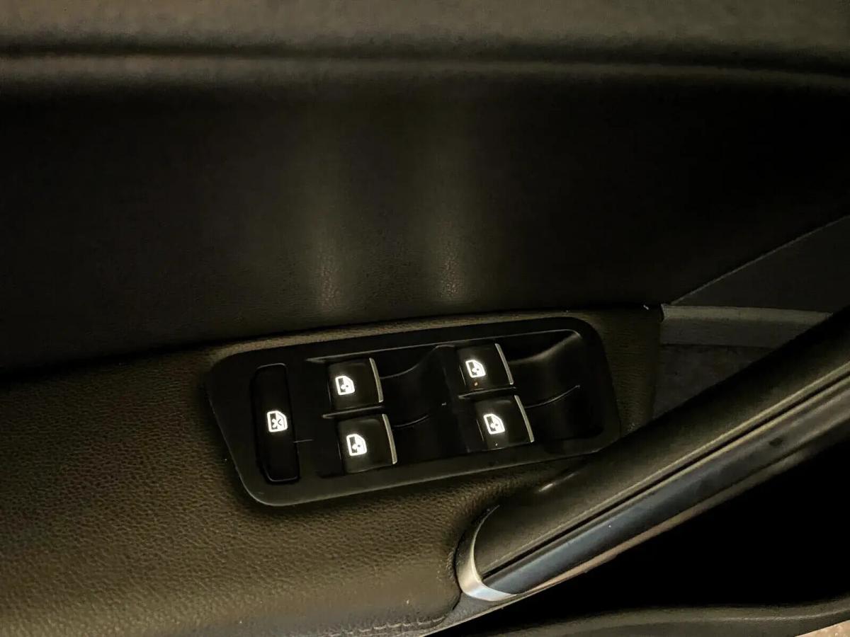 volkswagen-golf-variant-2015-diesel-1598cc