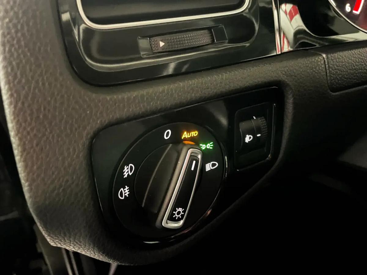 volkswagen-golf-variant-2015-diesel-1598cc