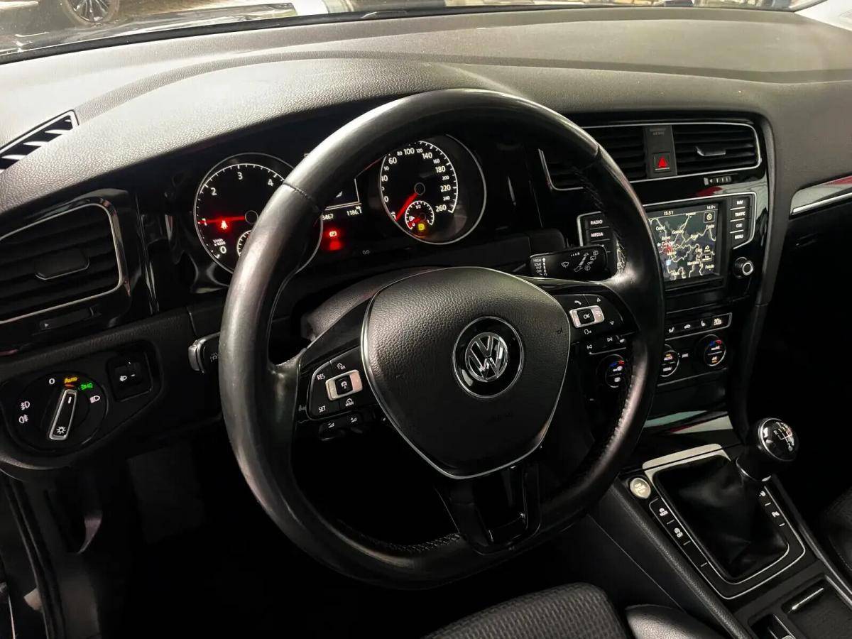 volkswagen-golf-variant-2015-diesel-1598cc