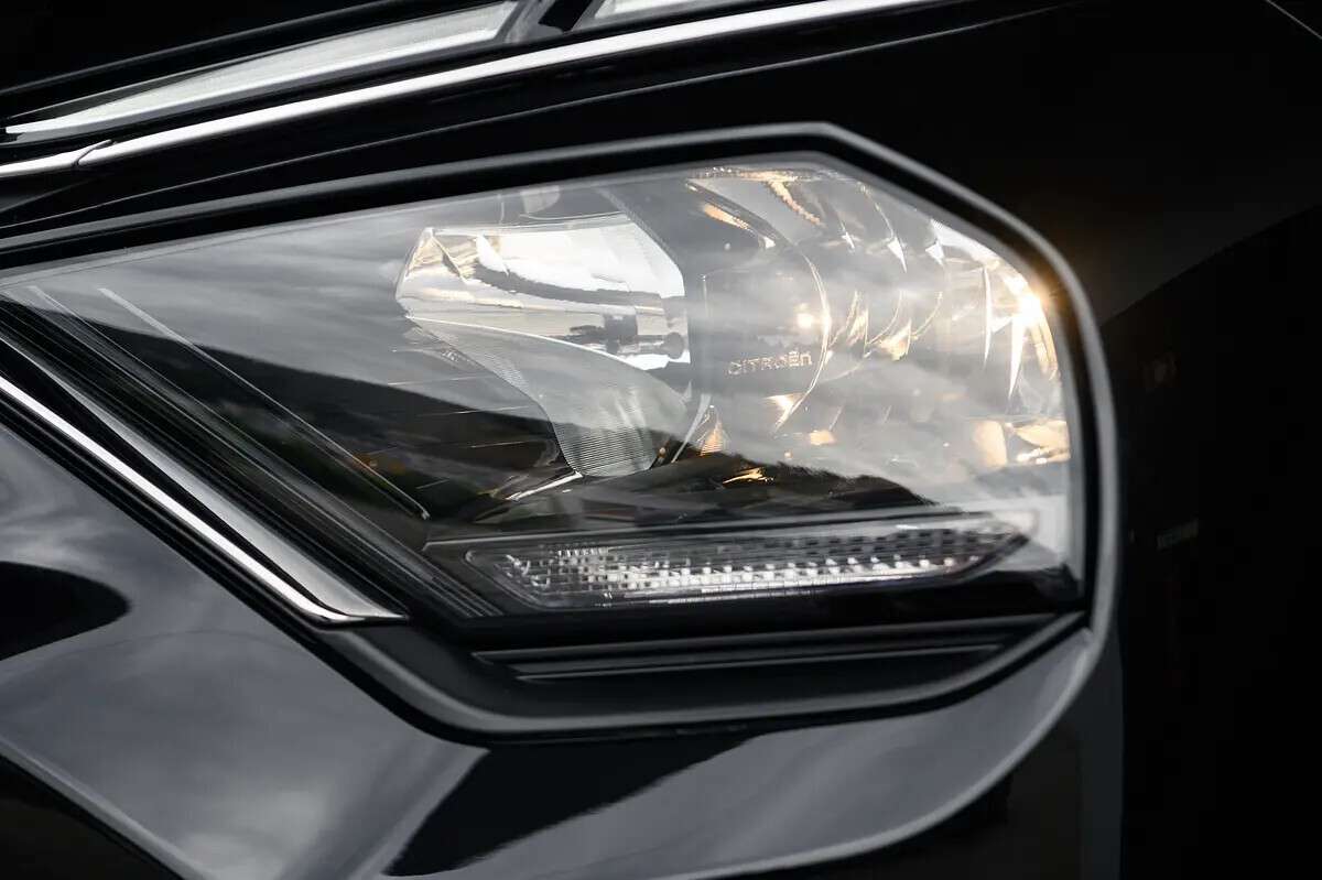 citroen-e-c4-2024-eletrico-0cc