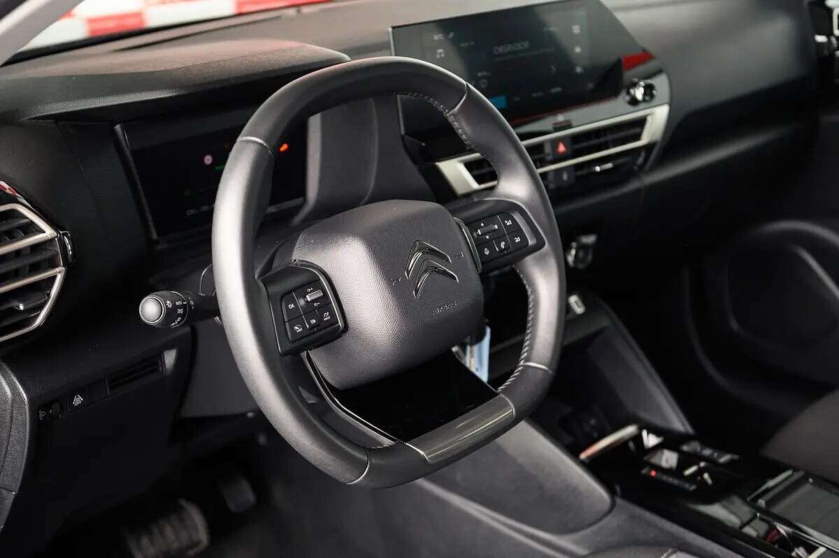 citroen-e-c4-2024-eletrico-0cc