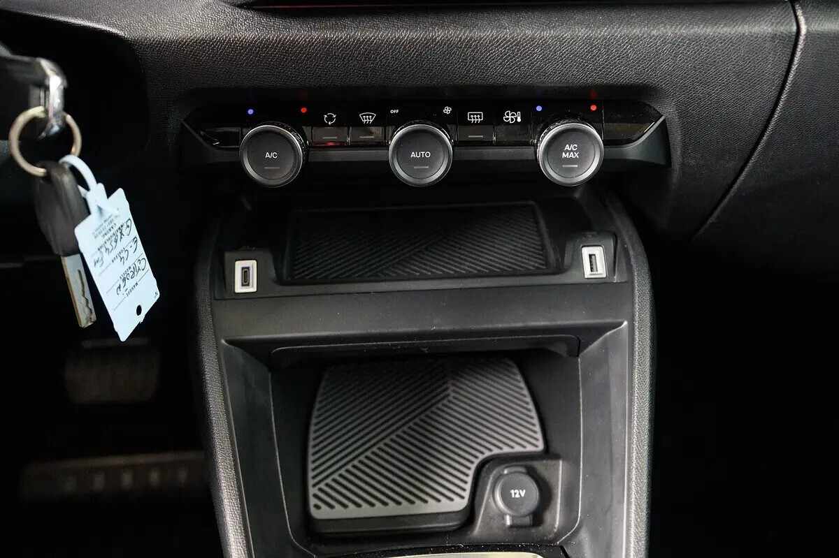 citroen-e-c4-2024-eletrico-0cc