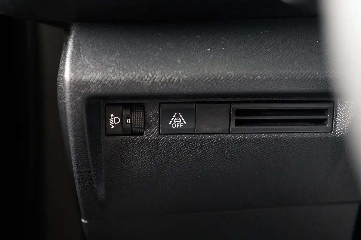 citroen-e-c4-2024-eletrico-0cc