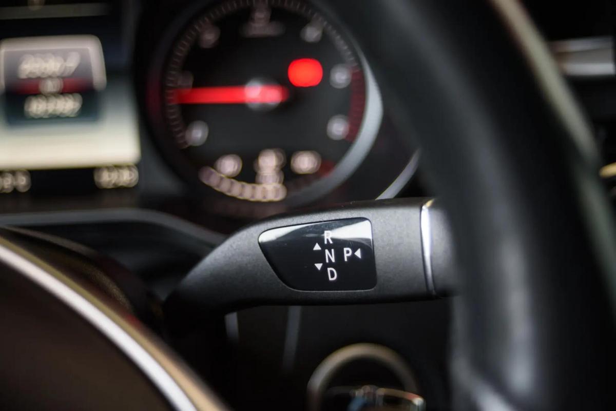 mercedes-benz-glc-250-4matic-2015-diesel-2143cc