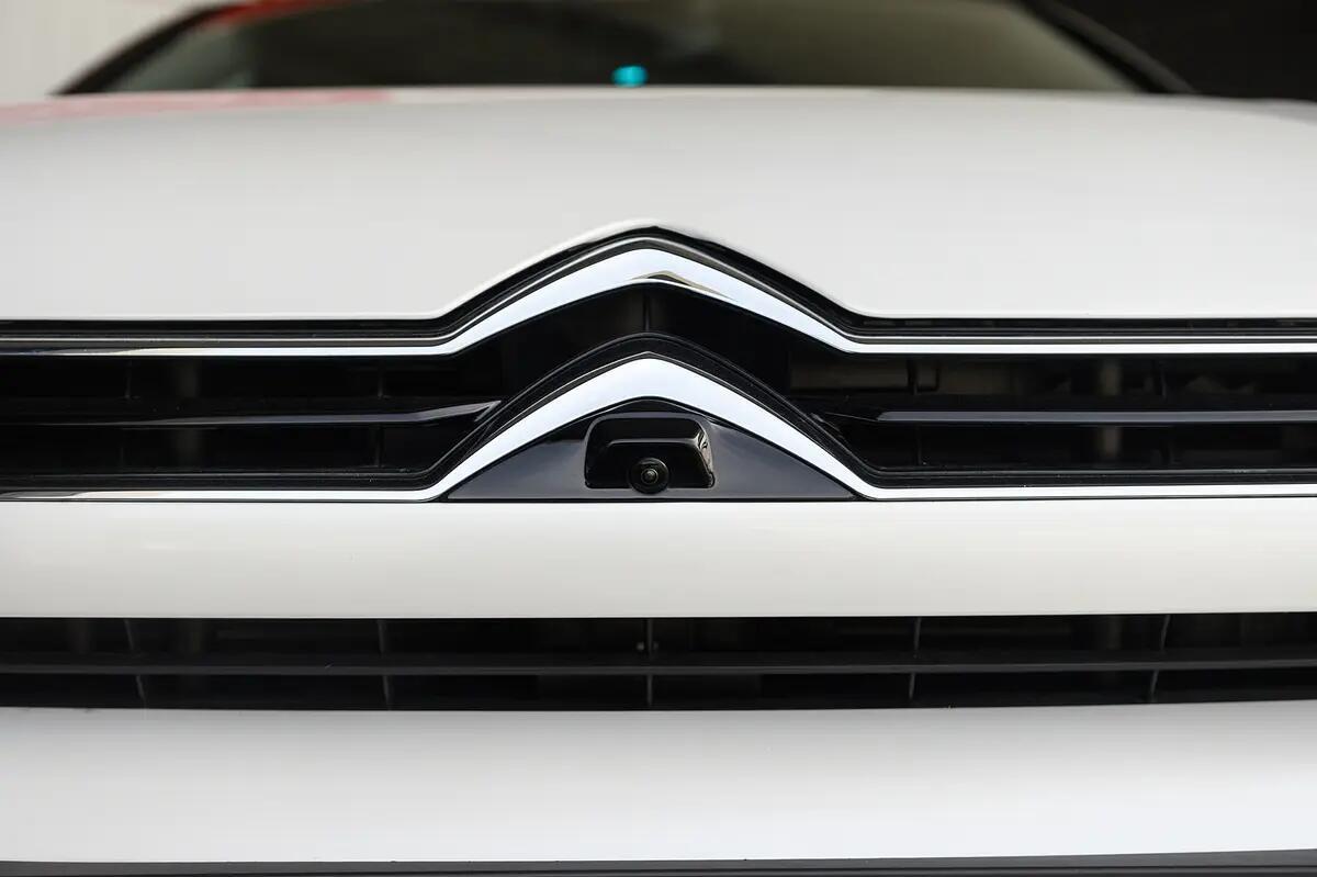 citroen-c5-x-2023-hibrido-a-gasolina-1598cc