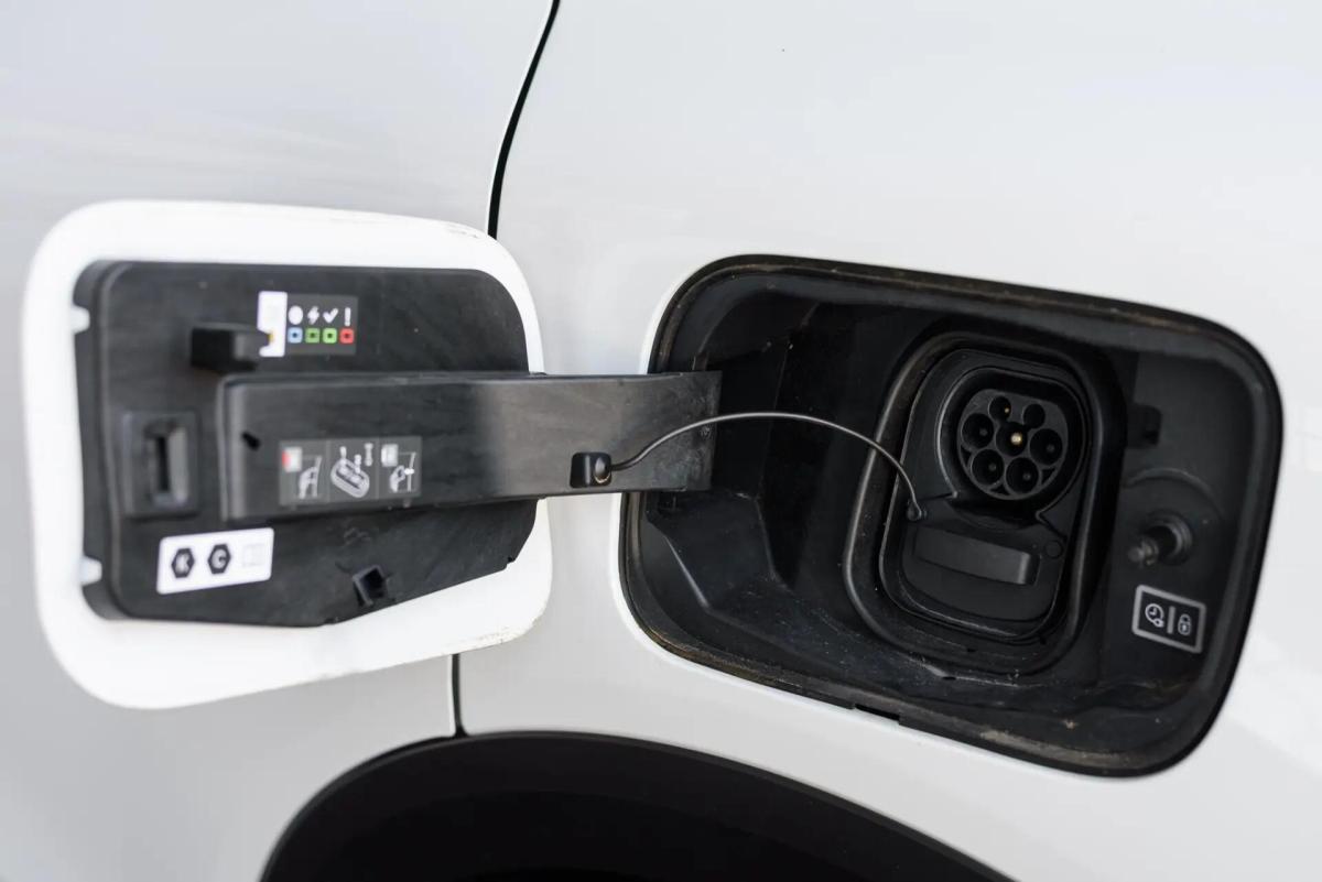 citroen-e-c4-2024-eletrico-0cc