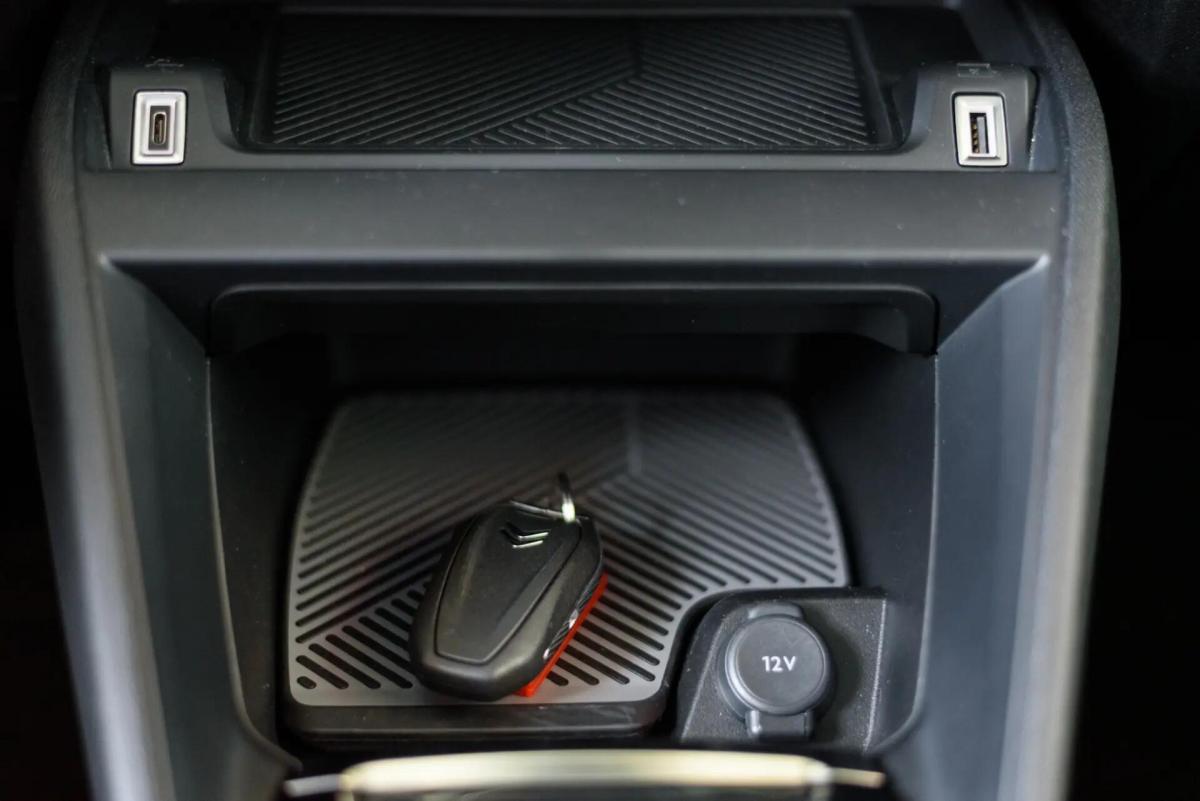 citroen-e-c4-2024-eletrico-0cc