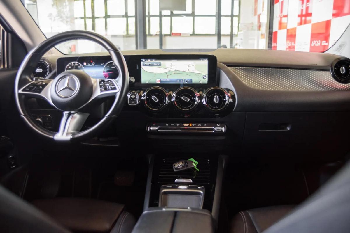 mercedes-benz-gla-180-2024-diesel-1950cc