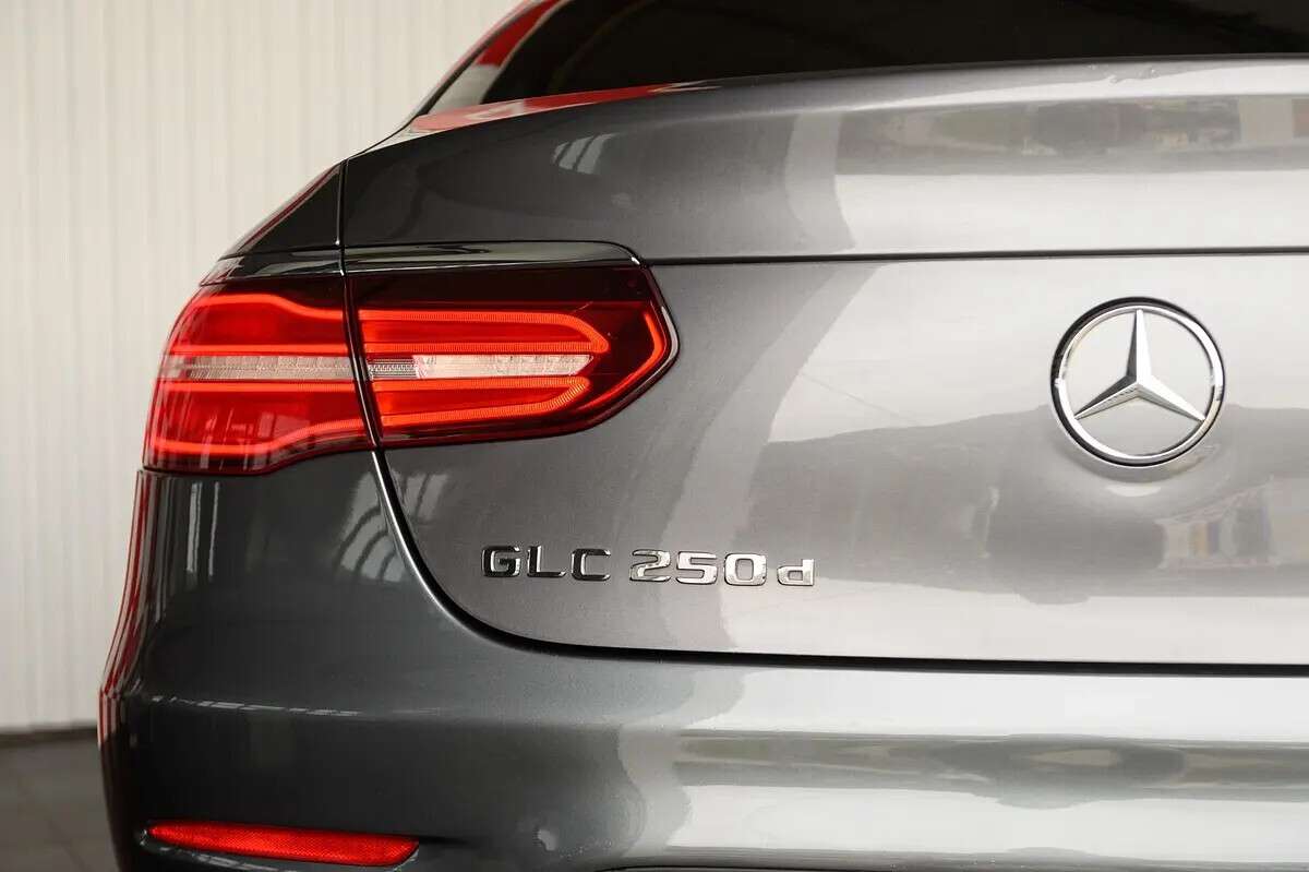 mercedes-benz-glc-250-d-coupe-4matic-2018-diesel-2143cc