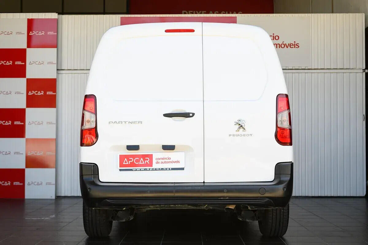peugeot-partner-2023-diesel-1499cc