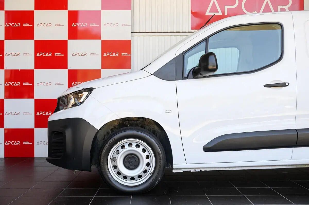 peugeot-partner-2023-diesel-1499cc
