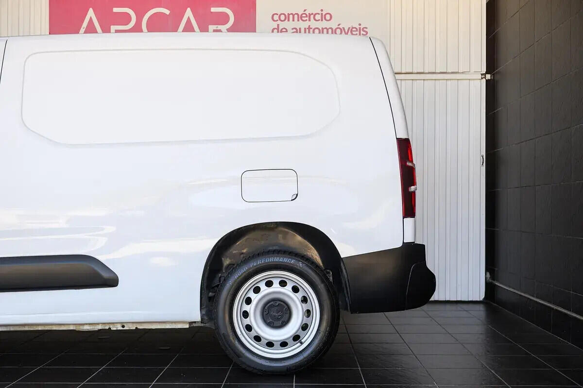 peugeot-partner-2023-diesel-1499cc