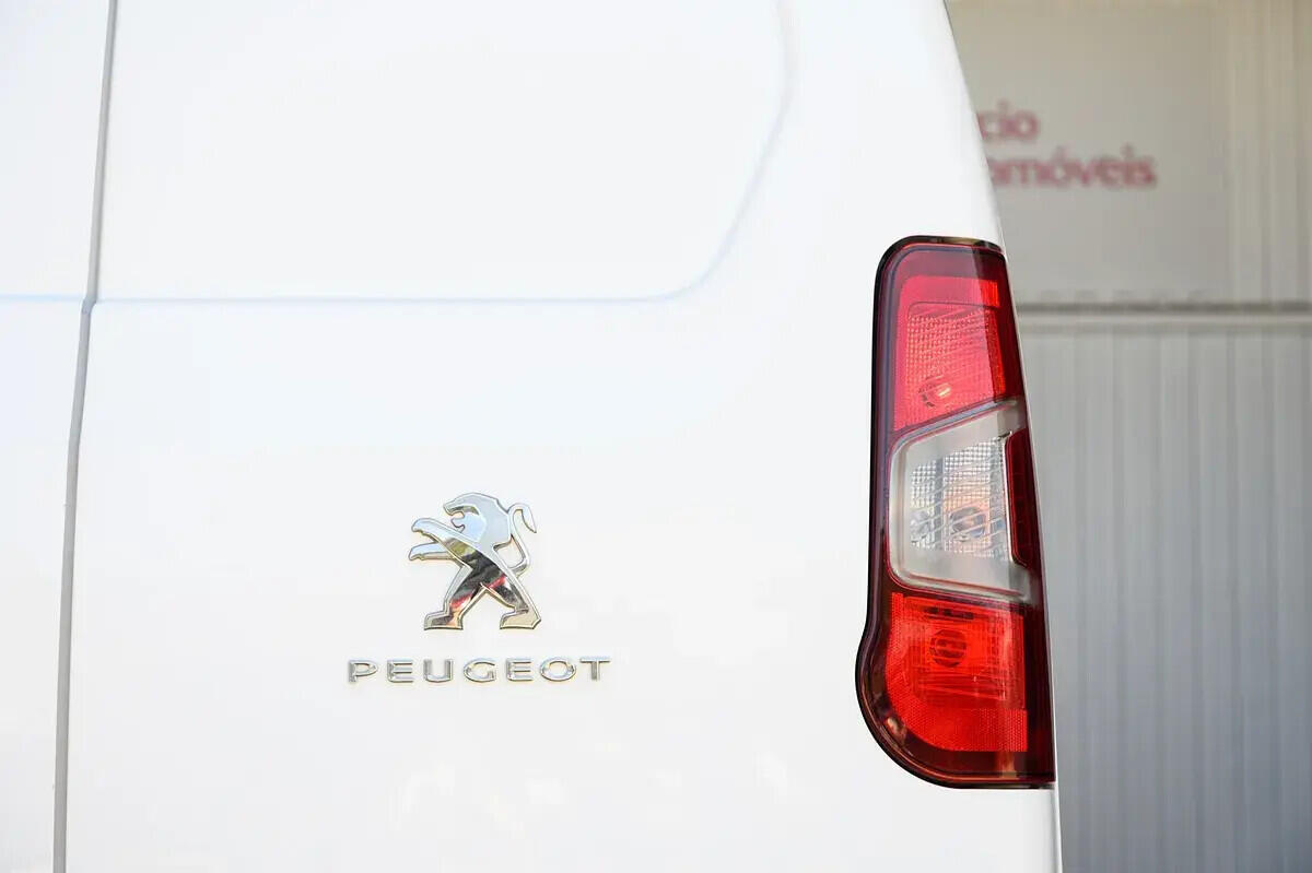 peugeot-partner-2023-diesel-1499cc