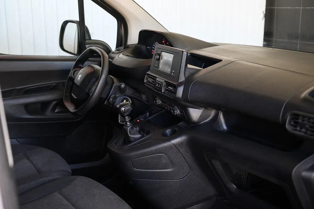 peugeot-partner-2023-diesel-1499cc