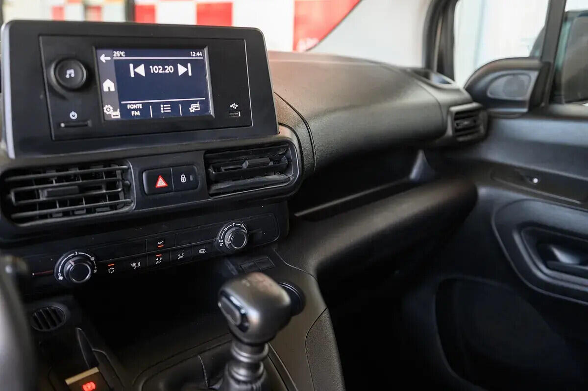 peugeot-partner-2023-diesel-1499cc