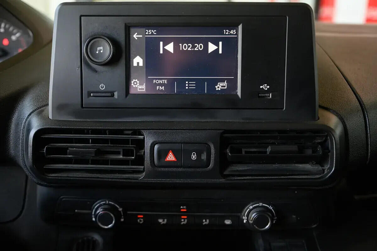 peugeot-partner-2023-diesel-1499cc