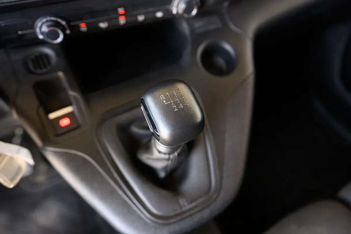 peugeot-partner-2023-diesel-1499cc