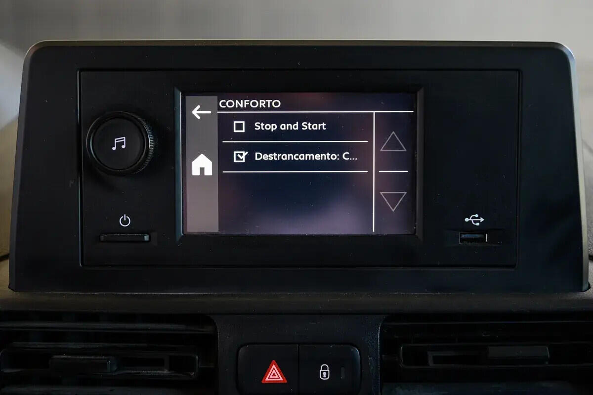 peugeot-partner-2023-diesel-1499cc