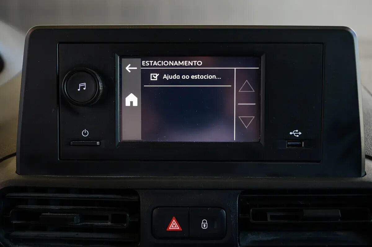 peugeot-partner-2023-diesel-1499cc