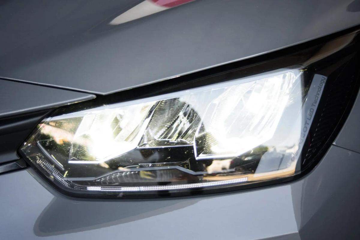 peugeot-208-2024-gasolina-1199cc