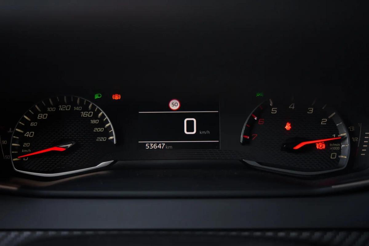 peugeot-208-2024-gasolina-1199cc