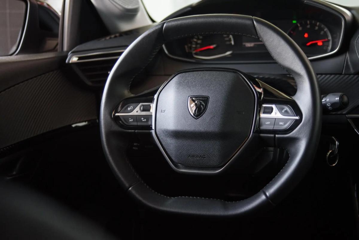peugeot-208-2024-gasolina-1199cc