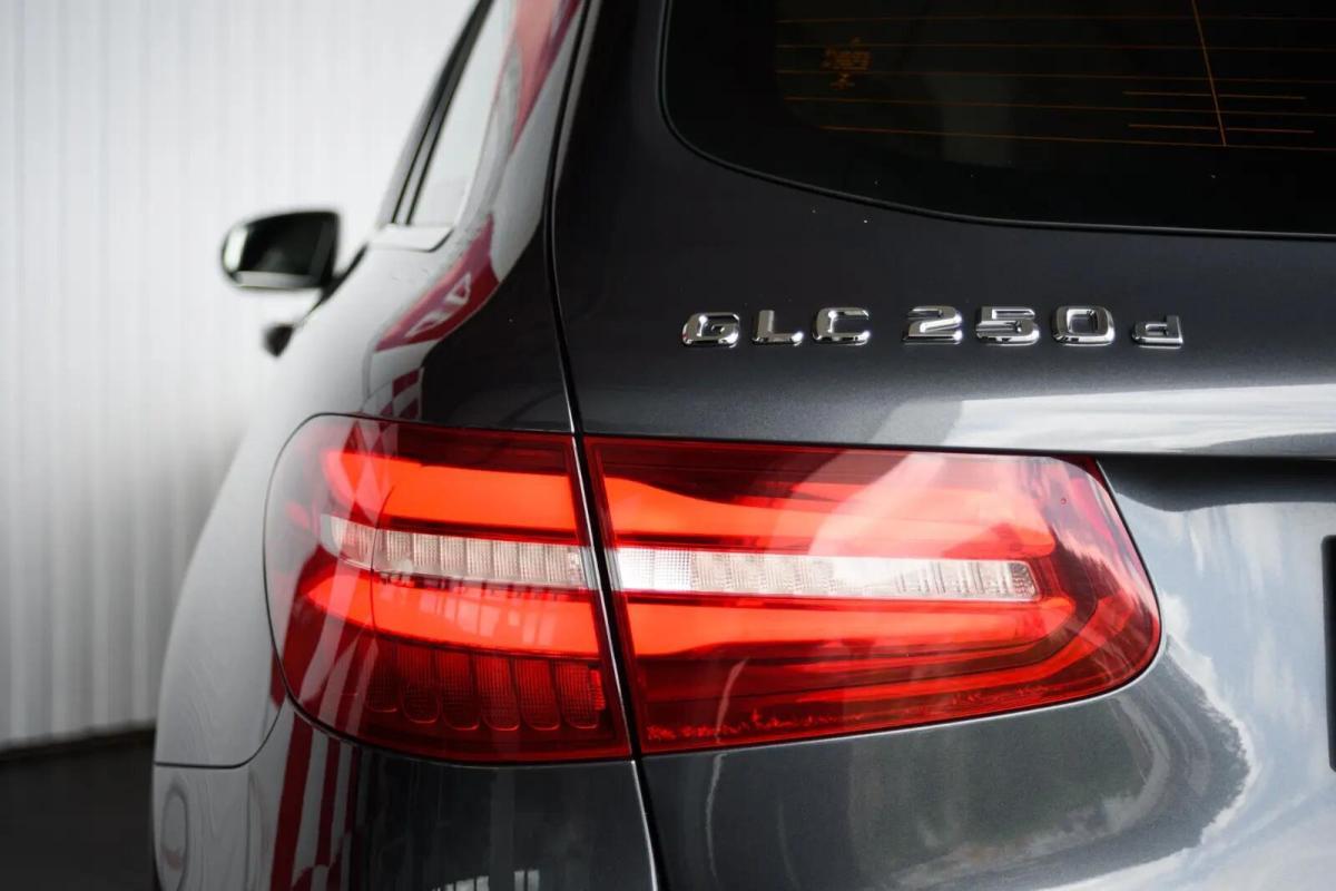 mercedes-benz-glc-250-d-4matic-2015-diesel-2143cc