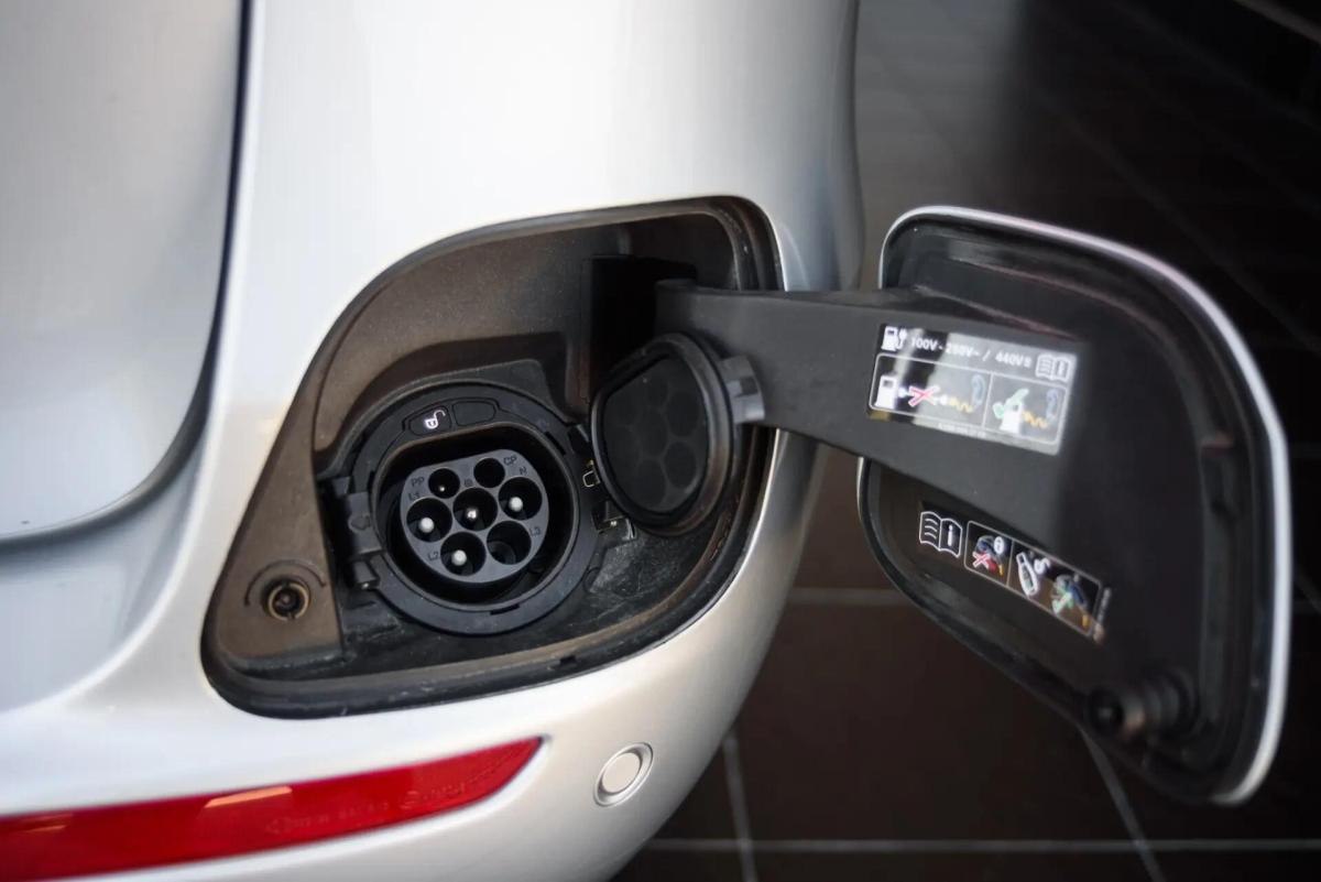 mercedes-benz-classe-e-e-300-de-plug-in-1-9-2019-hibrido-a-diesel-1950cc