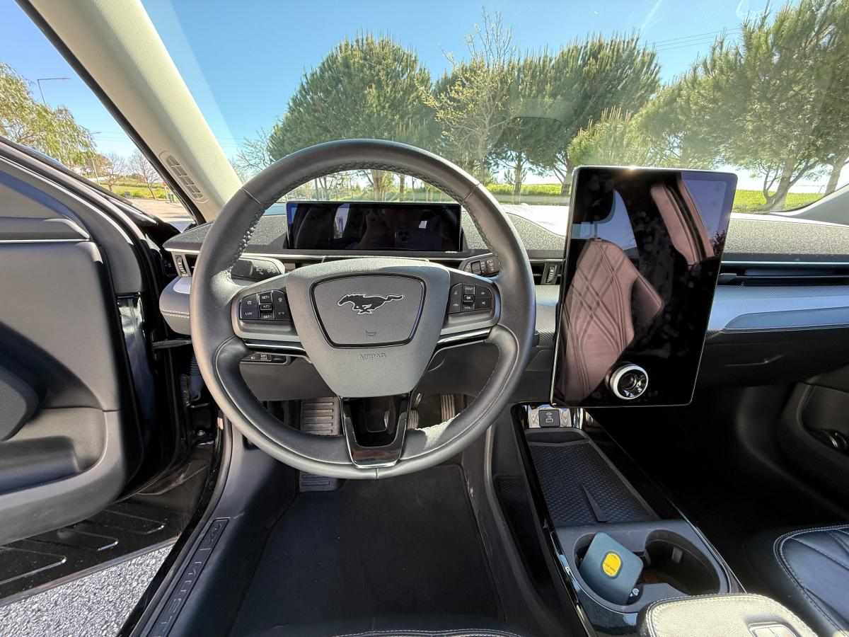 ford-mustang-mach-e-standard-range-2023-eletrico