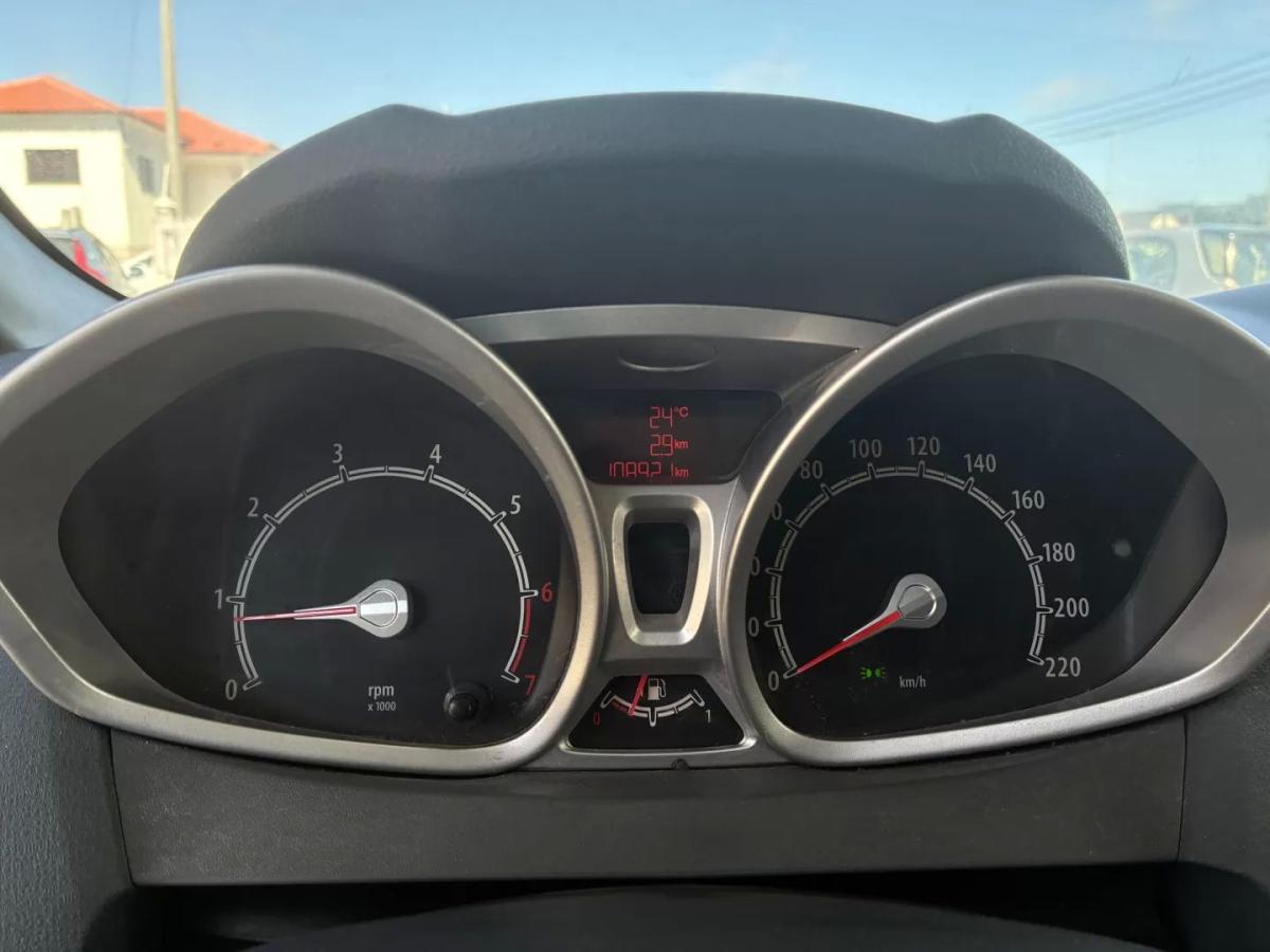 ford-fiesta-2009-gasolina-1242cc