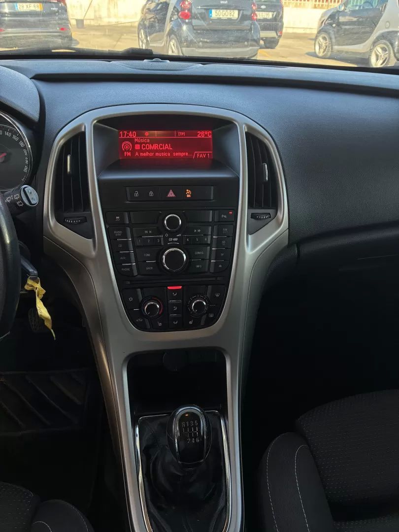 opel-astra-2011-diesel-1686cc
