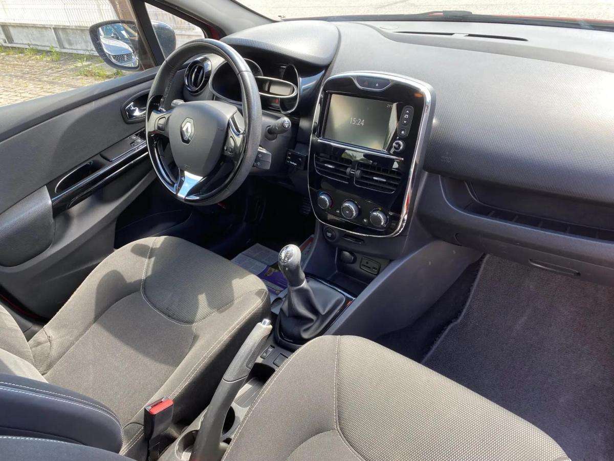 renault-clio-sport-tourer-2014-diesel-1461cc