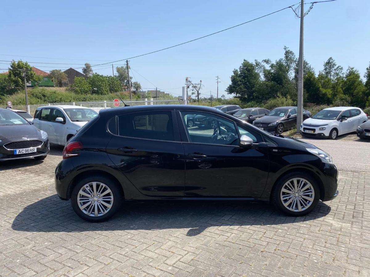 peugeot-208-2017-diesel-1560cc