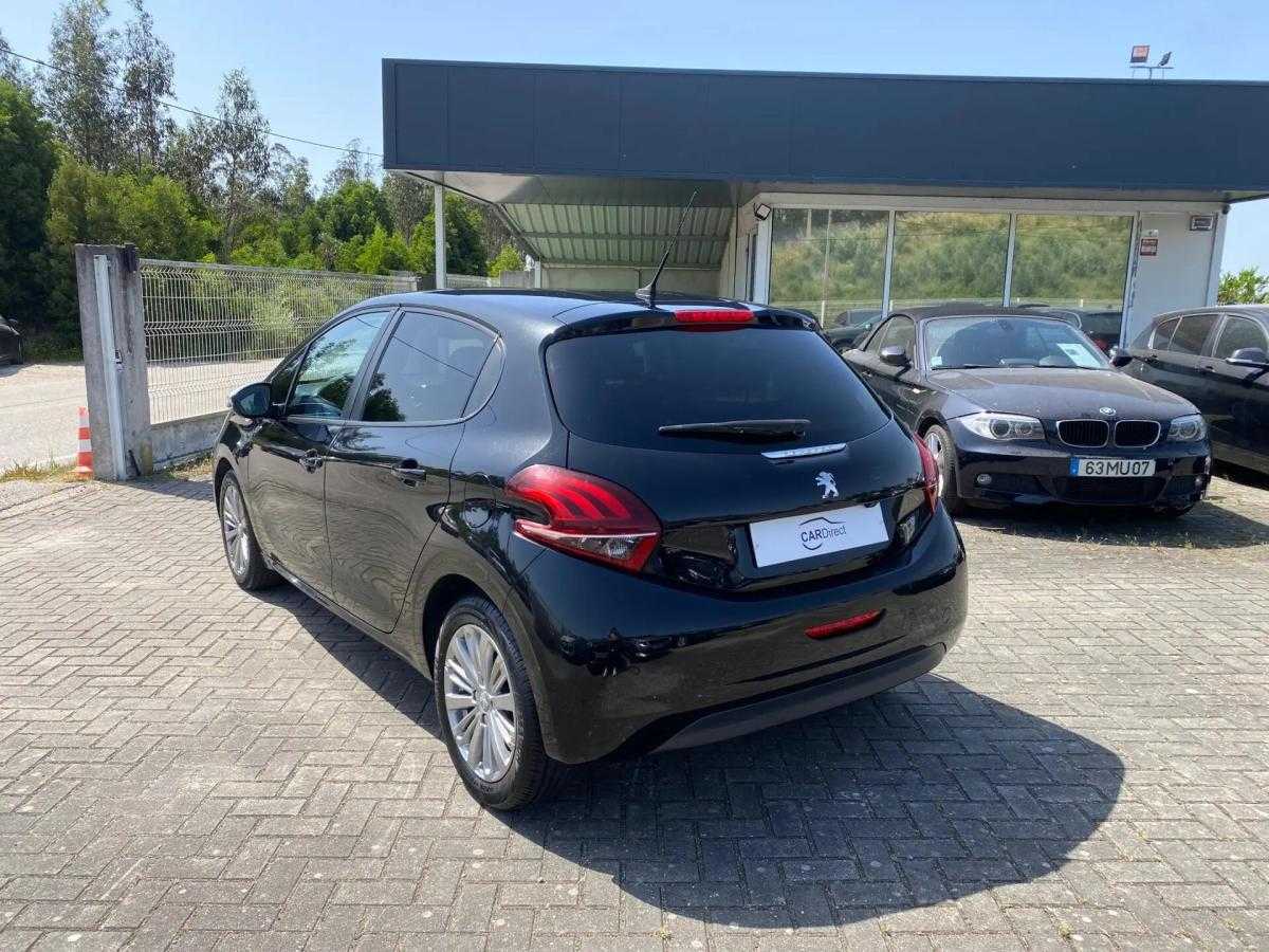 peugeot-208-2017-diesel-1560cc