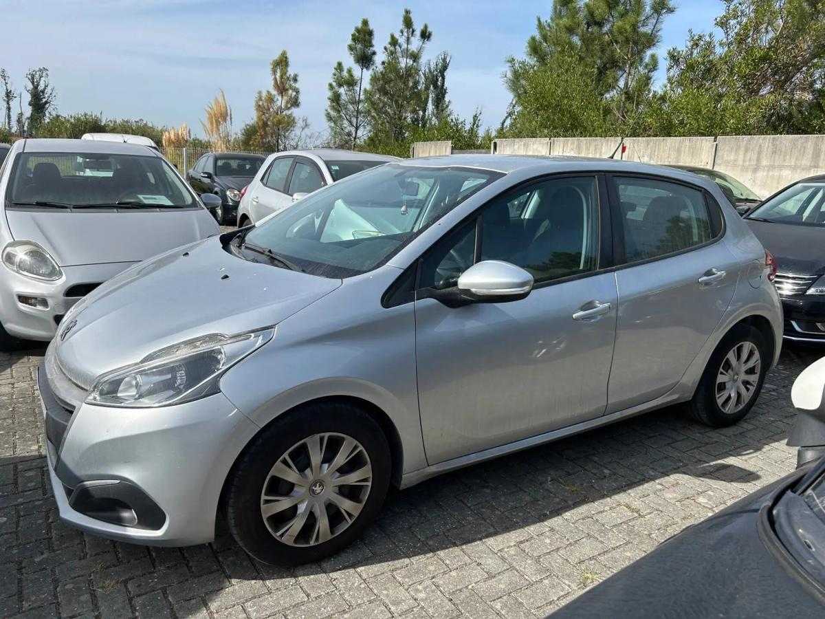 peugeot-208-2017-diesel-1560cc