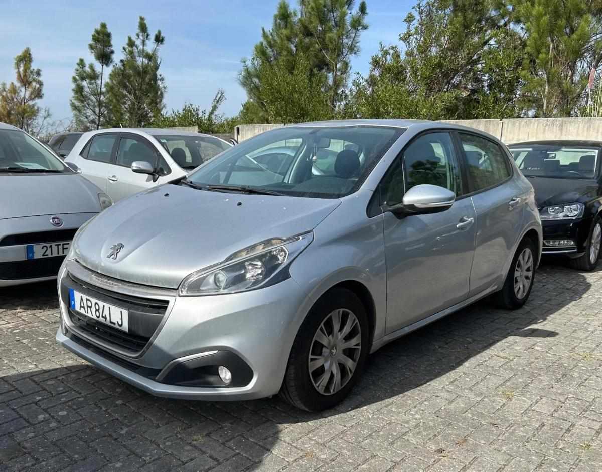 peugeot-208-2017-diesel-1560cc