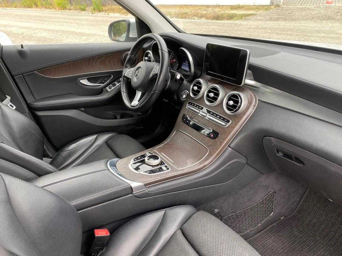 mercedes-benz-glc-250-d-4matic-2017-diesel-2143cc