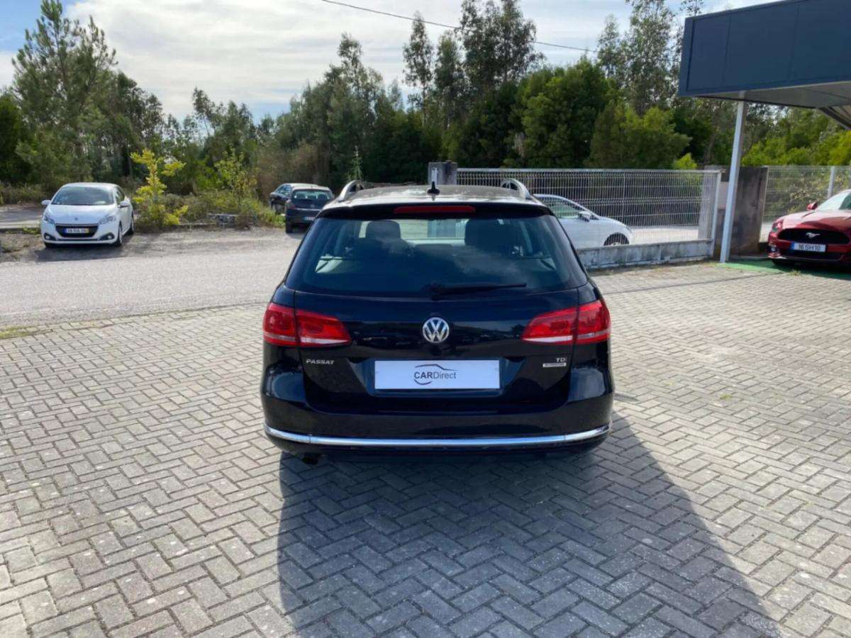 volkswagen-passat-variant-2011-diesel-1598cc