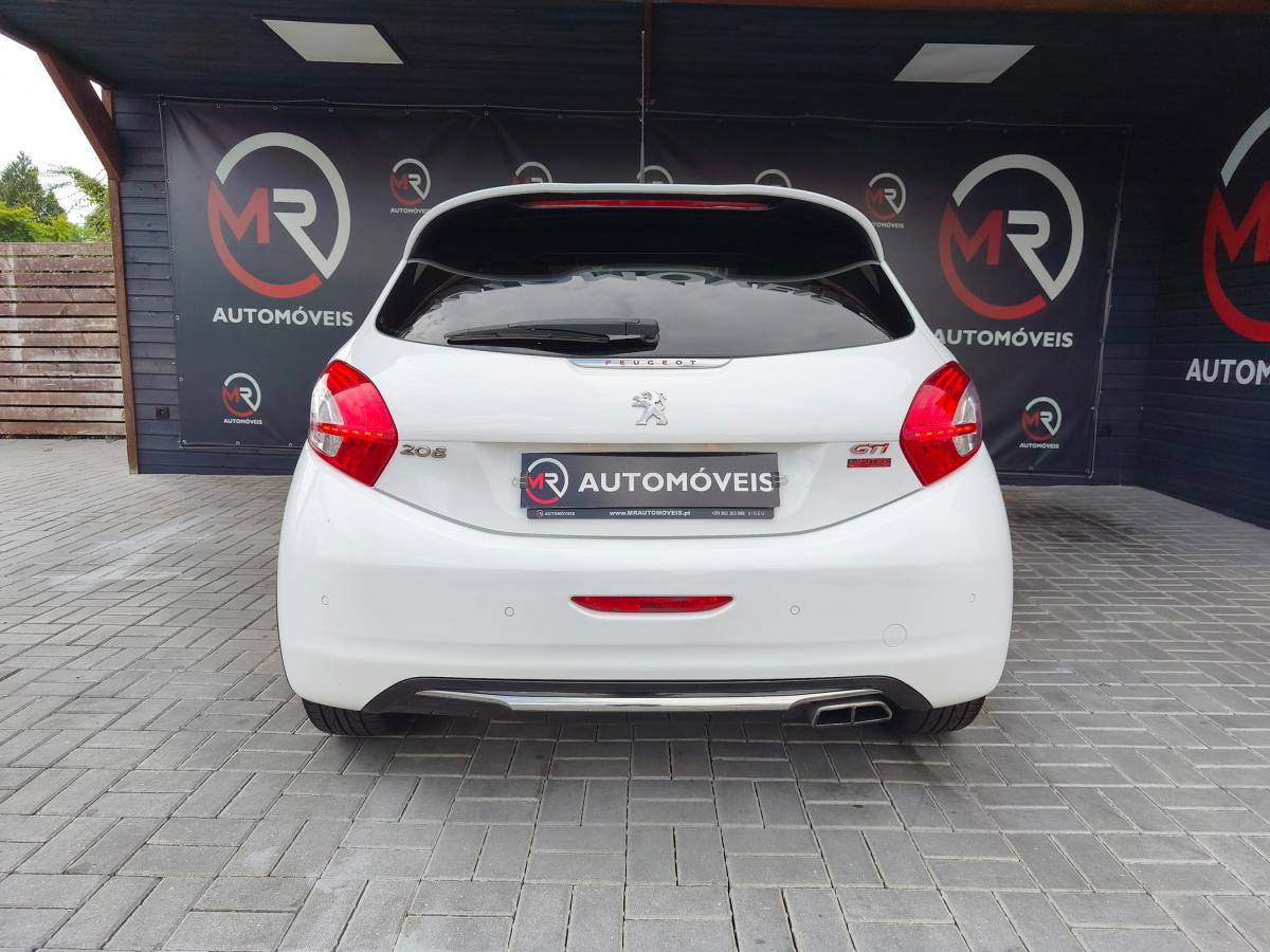 peugeot-208-2014-gasolina-1598cc